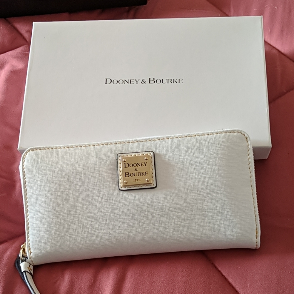 Dooney large zip clutch
